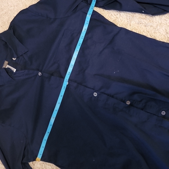 Tommy Bahama big shirt with a twist - Picture 10 of 15